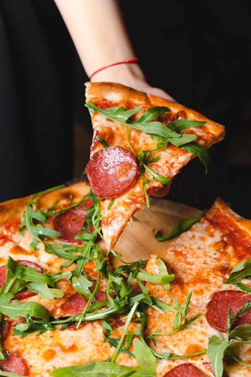 free-photo-of-nourriture-aliments-pizza-restaurant